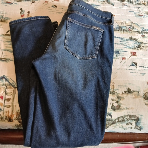 EddieBauer Slightly Curvy High Rise Slim Straight 12 - Picture 13 of 14